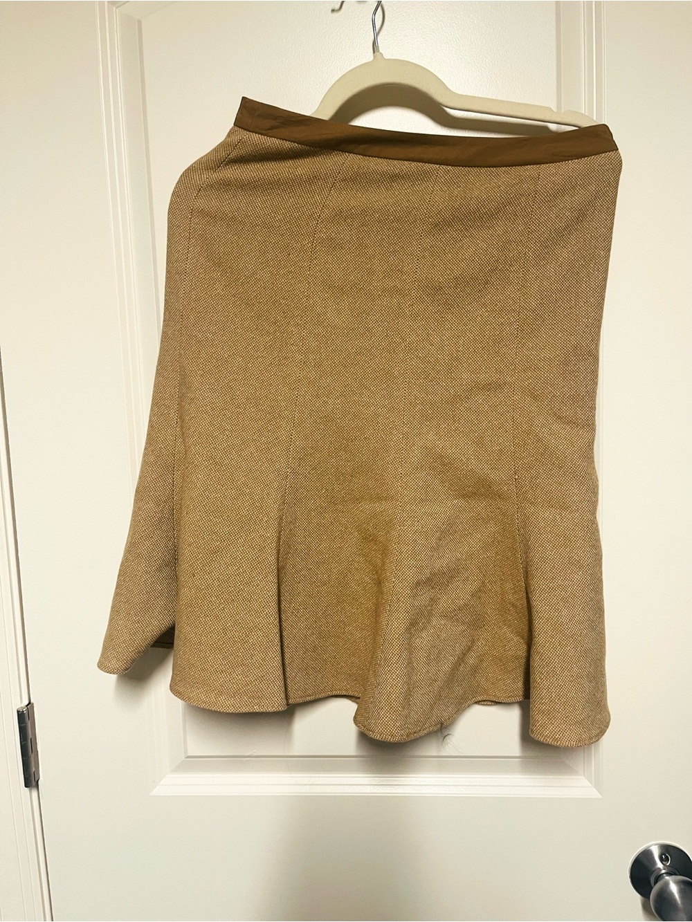 Banana Republic A-line silhouette with gentle flare skirt Size 0 petite NWOT